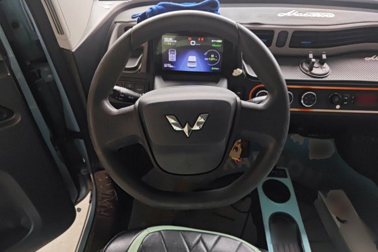 Used Wuling Hongguang MINIEV 2020 Enjoyment Model Lithium Iron Phosphate Steering Wheel