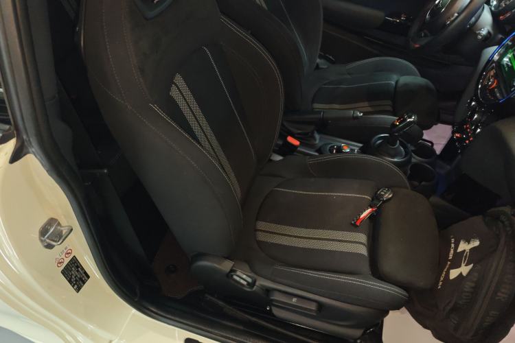 Used MINI MINI 2018 1.5T COOPER Racing Driver