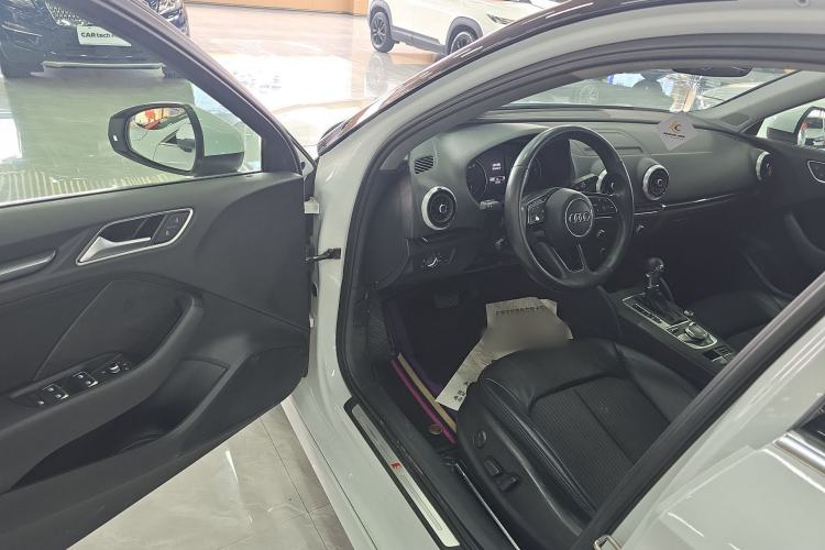 Used Audi A3 2020 Limousine 35 TFSI Fashion Edition China VI Emission Standard Driver Seat