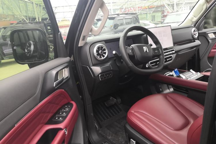 Used Tank 300 2025 2.0T Conqueror
