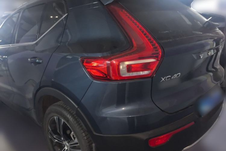 Used Volvo XC40 2020 T4 Four-Wheel Drive Smart Luxury Edition Rear Left 45 Deg