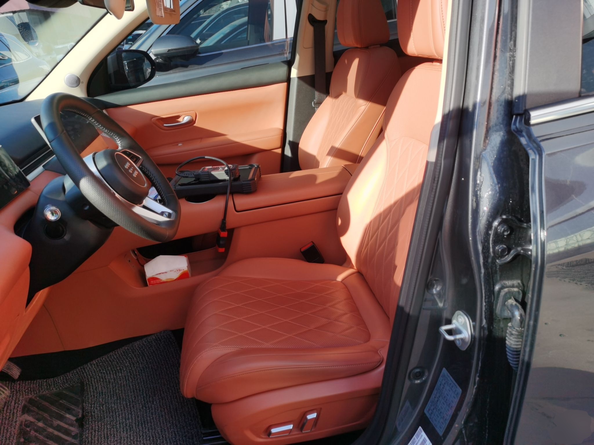 Переднее сиденье в автомобиле