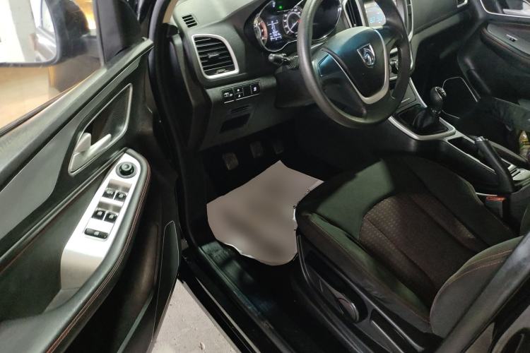 Used Baojun 560 2015 1.8L manual Comfort trim level
