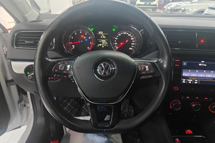 Used Volkswagen Sagitar 2018 1.6L Manual Comfort Model
