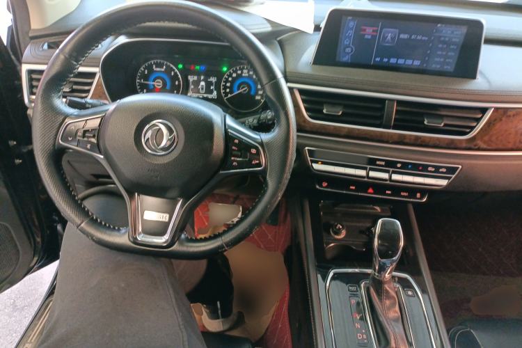 Used Dongfeng Fengon 580 2017 1.5T CVT Smart Style Model Center Console