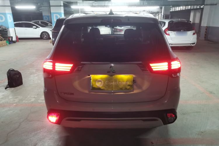 Used Mitsubishi Outlander 2019 2.4L 4x4 Zhi Xiang Edition 5 Seats China V Emission Standard
