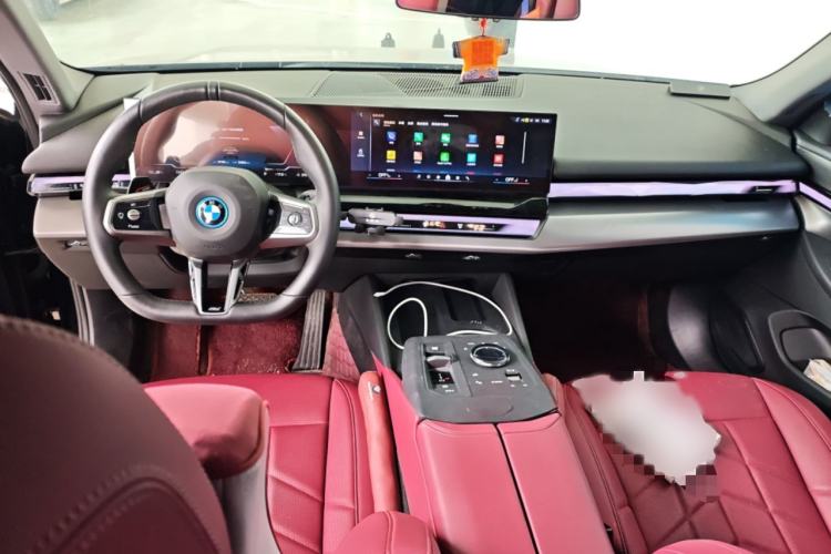 Used BMW i5 2025 eDrive 35L M Sport Package Interior 2