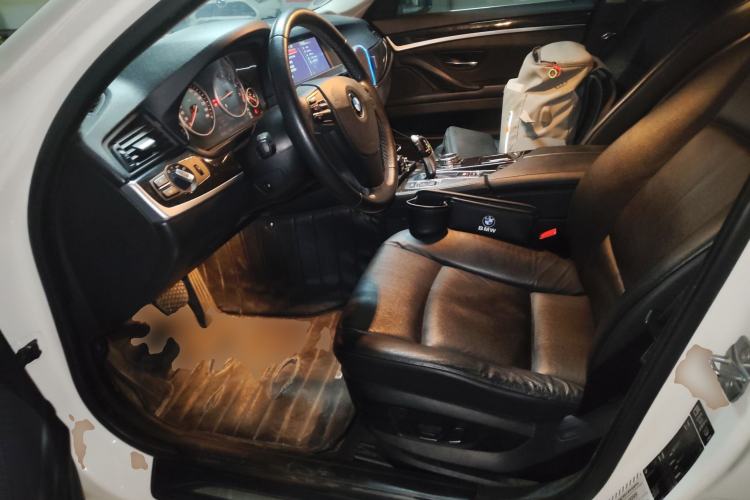 Used BMW 5 Series 2013 525Li Luxury Model
