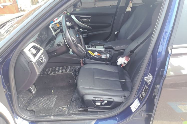 Used BMW 3 Series 2016 320i Sport Touring Edition Left Front Seat