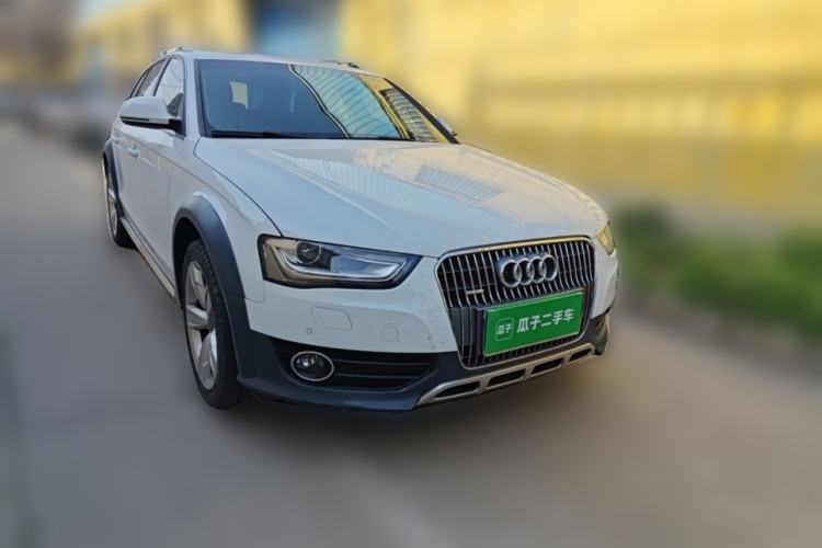 Used Audi A4 2014 40 TFSI allroad quattro Front Right 45 Deg