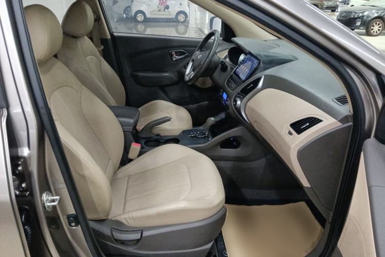 Used Hyundai ix35 2015 2.0L Automatic 2WD Smart Version China V Standard