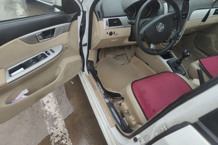 Used Buick Excelle 2013 1.5L Manual Classic Model
