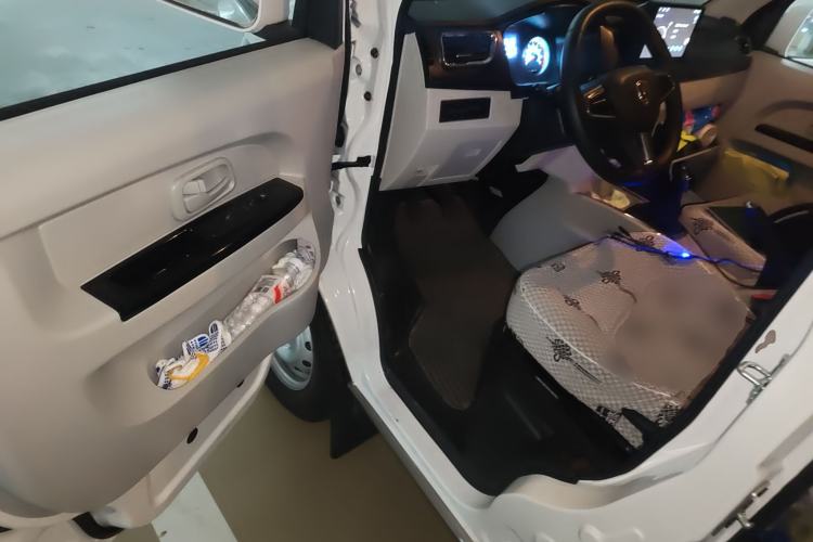 Used Jinbei Hiace X30 2024 1.5L Wealthy-Style Passenger Van 5/6/7 Seater