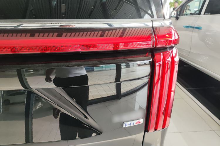 Used Wey Gaoshan 2025 Four-Wheel Drive Alpine 8 Right Rear Taillight