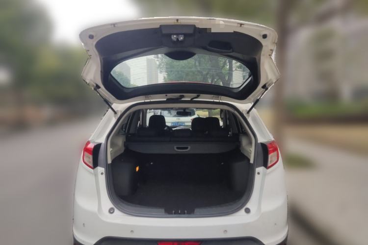 Used GAC Trumpchi GS5 2014 2.0L Automatic Two-Wheel Drive Deluxe Edition Trunk