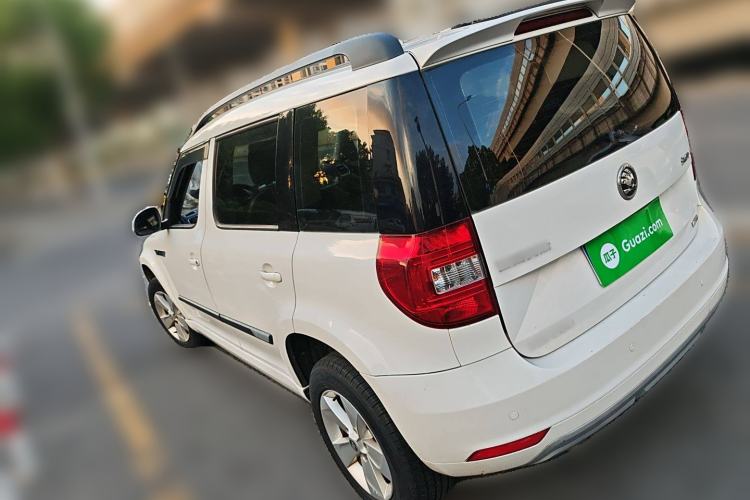 Used Skoda Yeti 2016 1.4TSI DSG Advanced Edition Rear Left 45 Deg