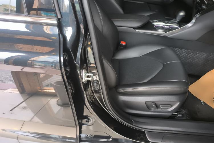 Used Toyota Camry 2023 2.0GVP Premier Edition Right Front Seat