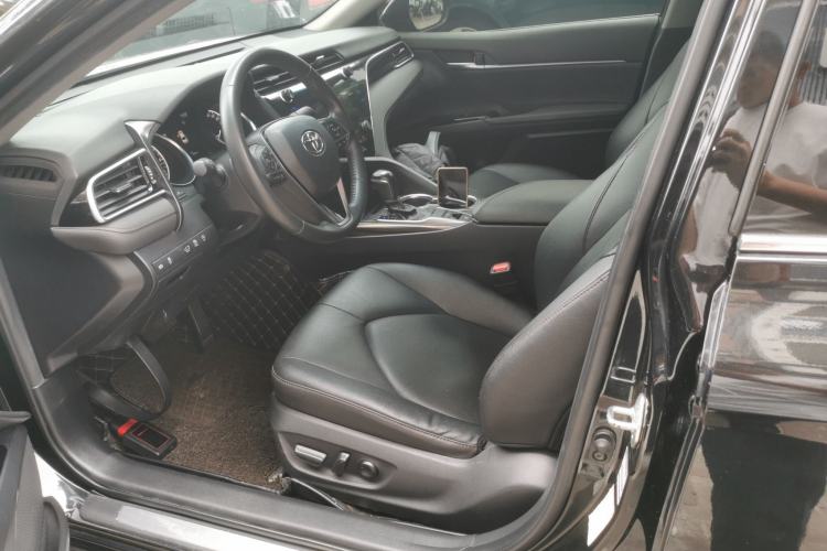 Used Toyota Camry 2021 2.0G Luxury Edition
