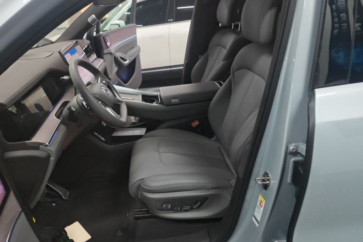 Used Denza N9 2025 Flagship Model
