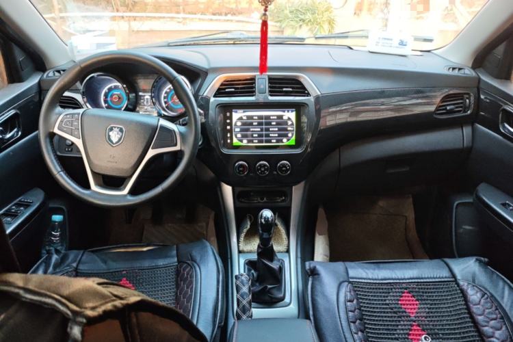 Used Foton Jiatu ix7 2016 1.5L ZhiZun Model Center Console