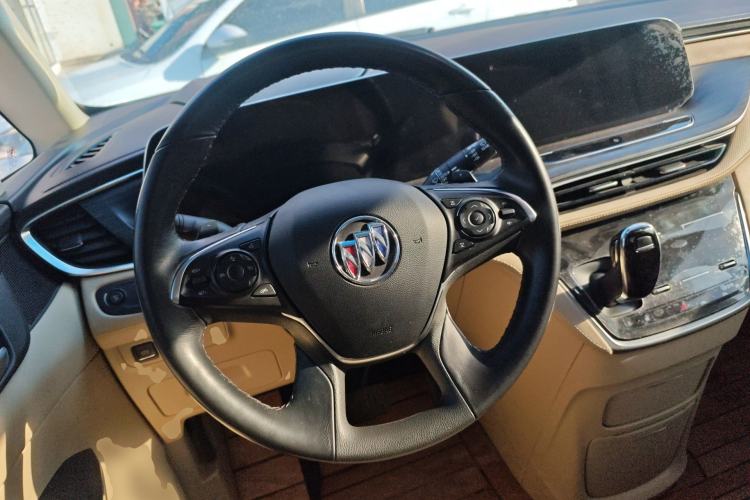 Used Buick GL8 2022 ES Landtrek 653T Flagship Model Steering Wheel