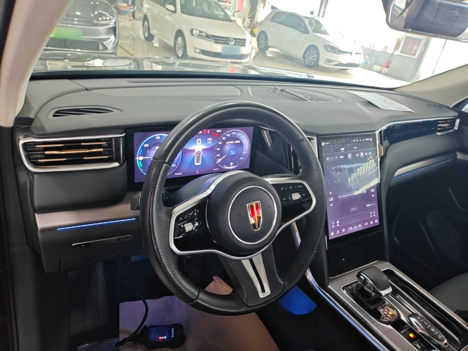Hongqi HS7 PHEV 2024 2.0T PHEV Four-Wheel Drive Flagship Edition 6 Seats — снимка 12