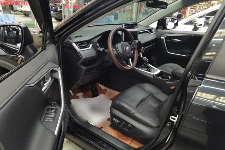 Used Toyota Wildlander 2022 2.0L CVT 4x4 Luxury PLUS Edition