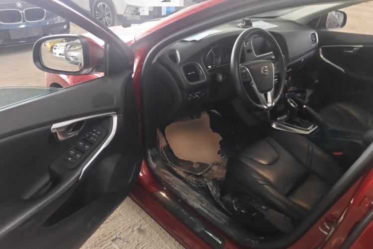 Used Volvo V40 2018 T3 Zhiyi Edition