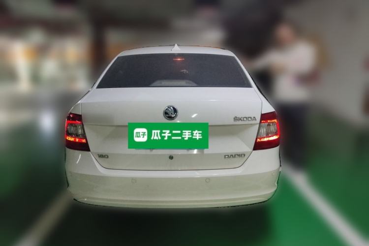 Used Skoda Rapid 2016 1.6L Manual Front-Wheel-Drive Version