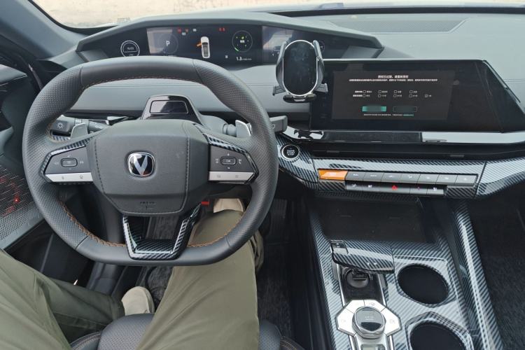 Used CHANGAN UNI-V 2022 1.5T Smart Navigation Version Center Console