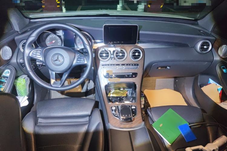 Used Mercedes-Benz GLC 2019 GLC 300 L 4MATIC Dynamic Model Center Console