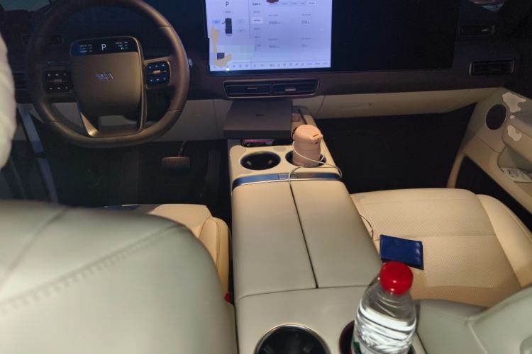 Used Li Auto MEGA 2024 Ultra Model
