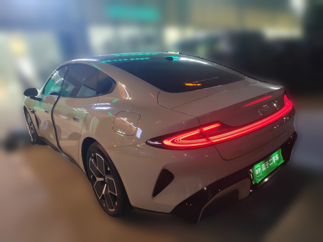 Xiaomi Auto SU7 2024 Rear-Drive Ultra-Long Range Advanced Pro-Level Intelligent Driving Version — снимка 4