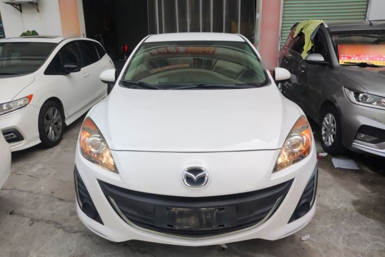 Used Mazda 3 2015 Hatchback 1.6L Manual Comfort Edition Front