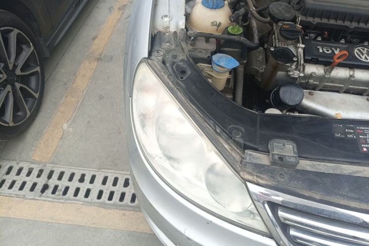 Used Volkswagen Lavida 2011 1.6L Automatic Premium Edition Right Front Headlight