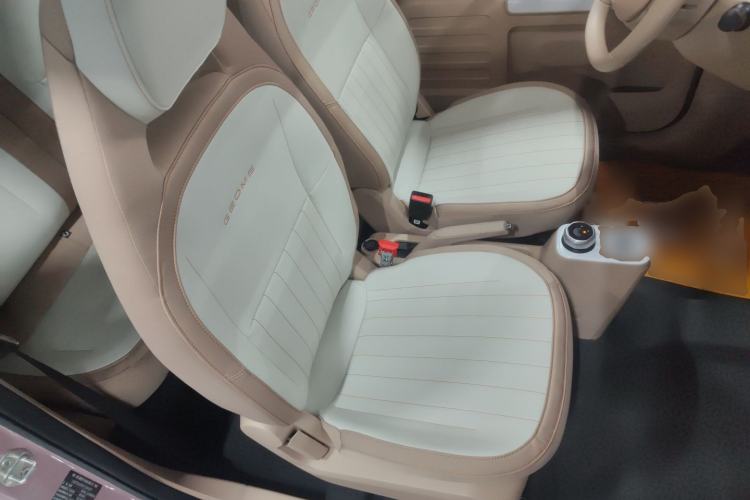 Used Geely Galaxy Panda 2023 Panda Mini 200km Endurance Bear Right Front Seat