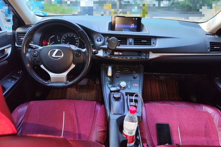 Used Lexus CT 2014 CT200h Comfort Edition Monochrome Center Console