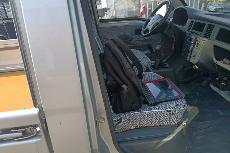 Used Wuling Zhiguang Small Truck 2020 1.2L Single Cab Right Front Seat