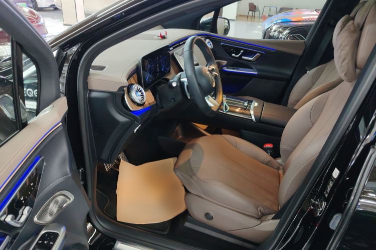 Used Mercedes-Benz EQE SUV 2024 500 4MATIC Pioneer Edition Driver Seat