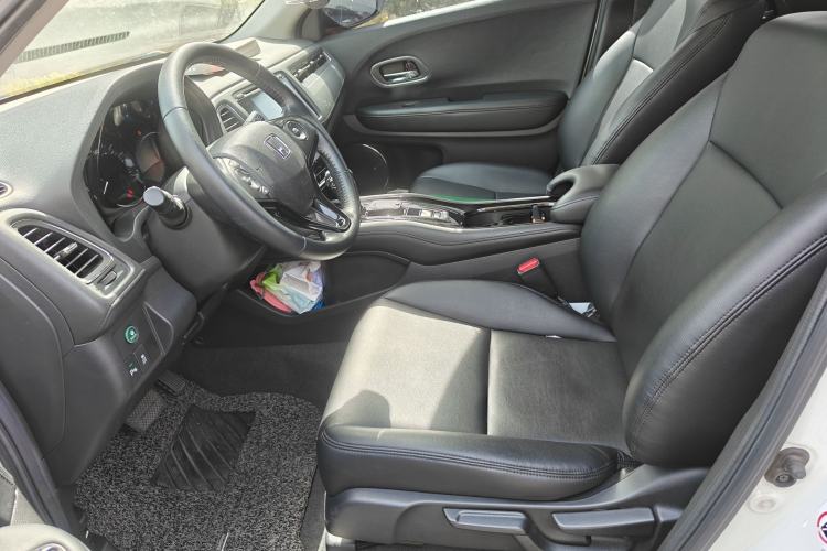 Used Honda Vezel 2015 1.8L CVT 2WD Luxury Model
