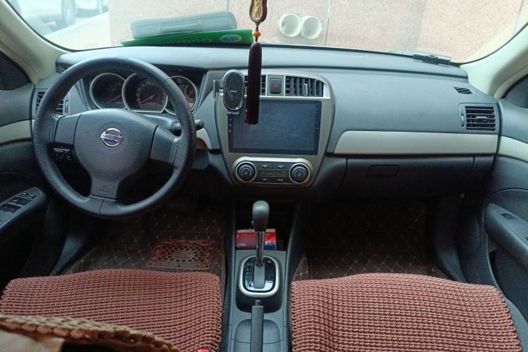 Used Nissan Sylphy 2018 Classic 1.6XE+ CVT Leading Edition Center Console