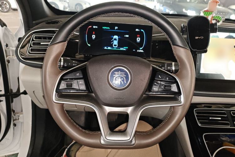 Used BYD Qin PLUS 2023 Champion Edition EV 510KM Leading Model Steering Wheel