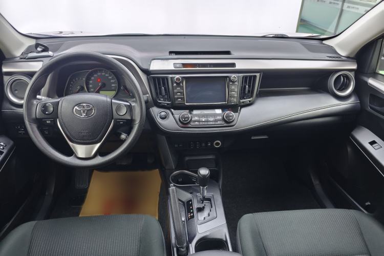 Used Toyota RAV4 2016 2.0L CVT Two-Wheel Drive Comfort Edition China V Standard
