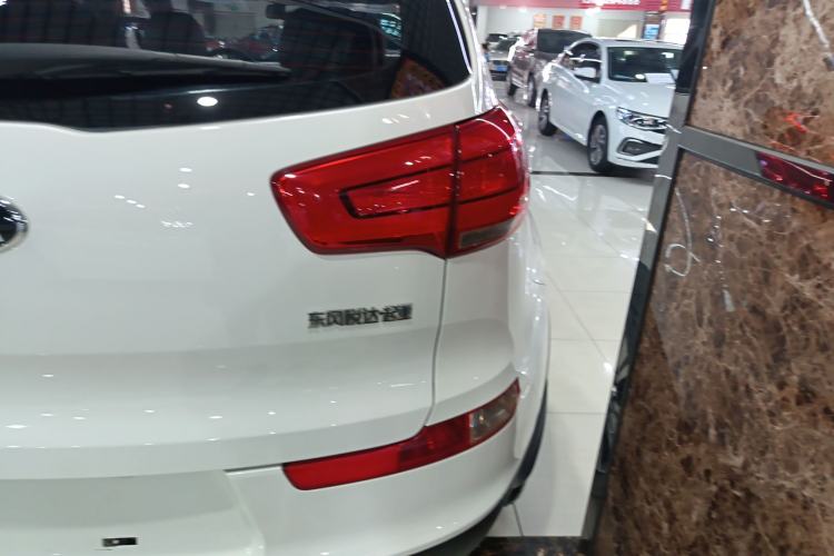 Used Kia Sportage R 2015 2.0L Automatic Two-Wheel Drive DLX Model Right Rear Taillight