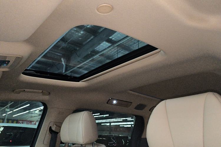 Used Denza D9 2025 DM-i Smart Drive 1020 Four-Wheel Drive Deluxe Model
