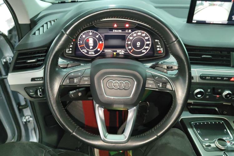 Used Audi Q7 2016 40 TFSI Comfort Model
