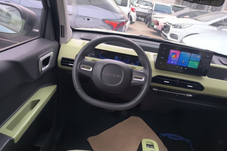 Used Geely Galaxy Panda 2023 Panda Mini 200km Endurance Bear
