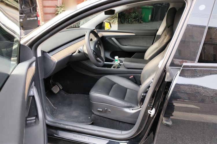 Used Tesla Model Y 2021 Long-Range All-Wheel-Drive Version 3D7 Left Front Seat