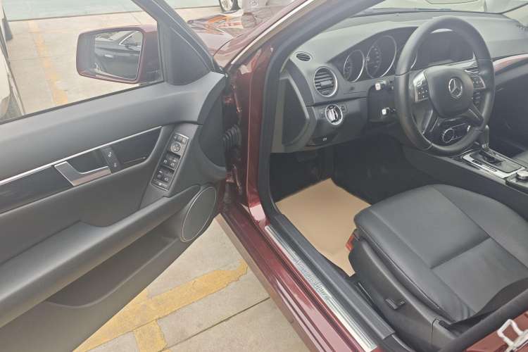 Used Mercedes-Benz C-Class 2013 C 180 Classic Grand Edition