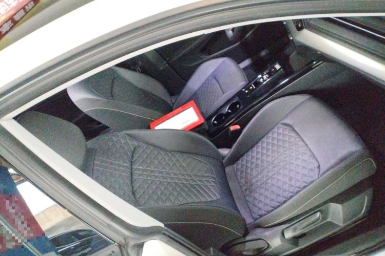 Used Volkswagen Lamando 2022 Lavida L 280TSI DSG Hot Edition Right Front Seat